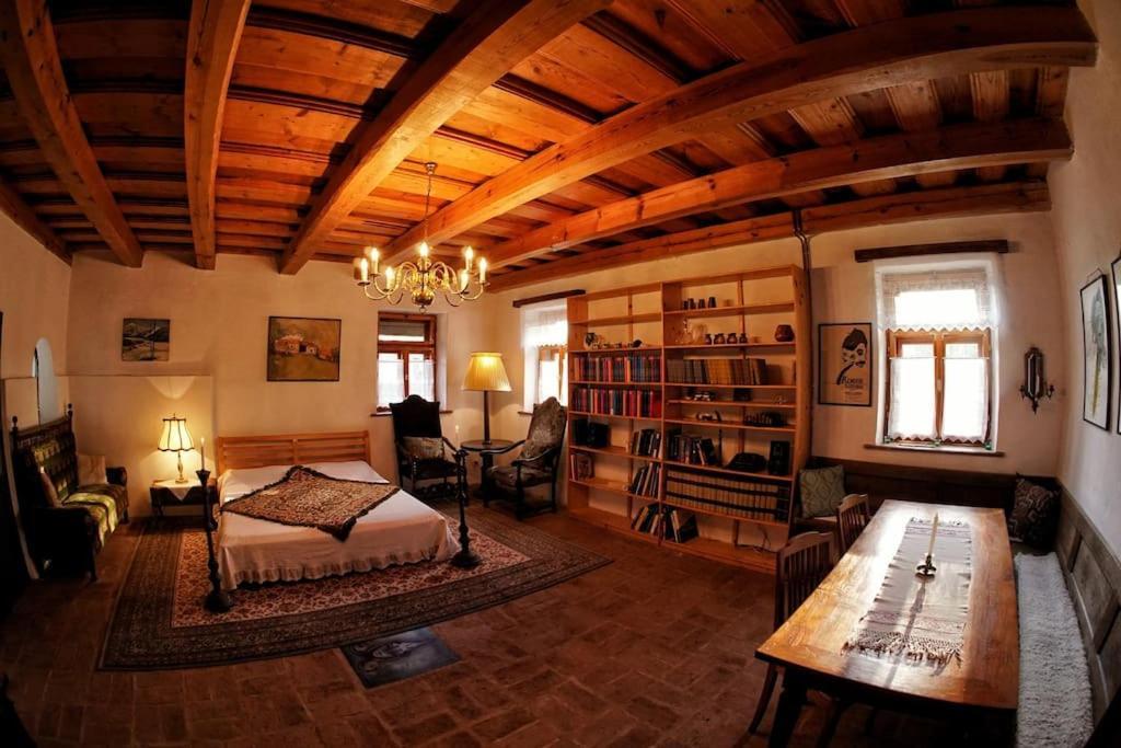 Stilvolles Landhaus Im Dreilaendereck Felsoszolnok Экстерьер фото
